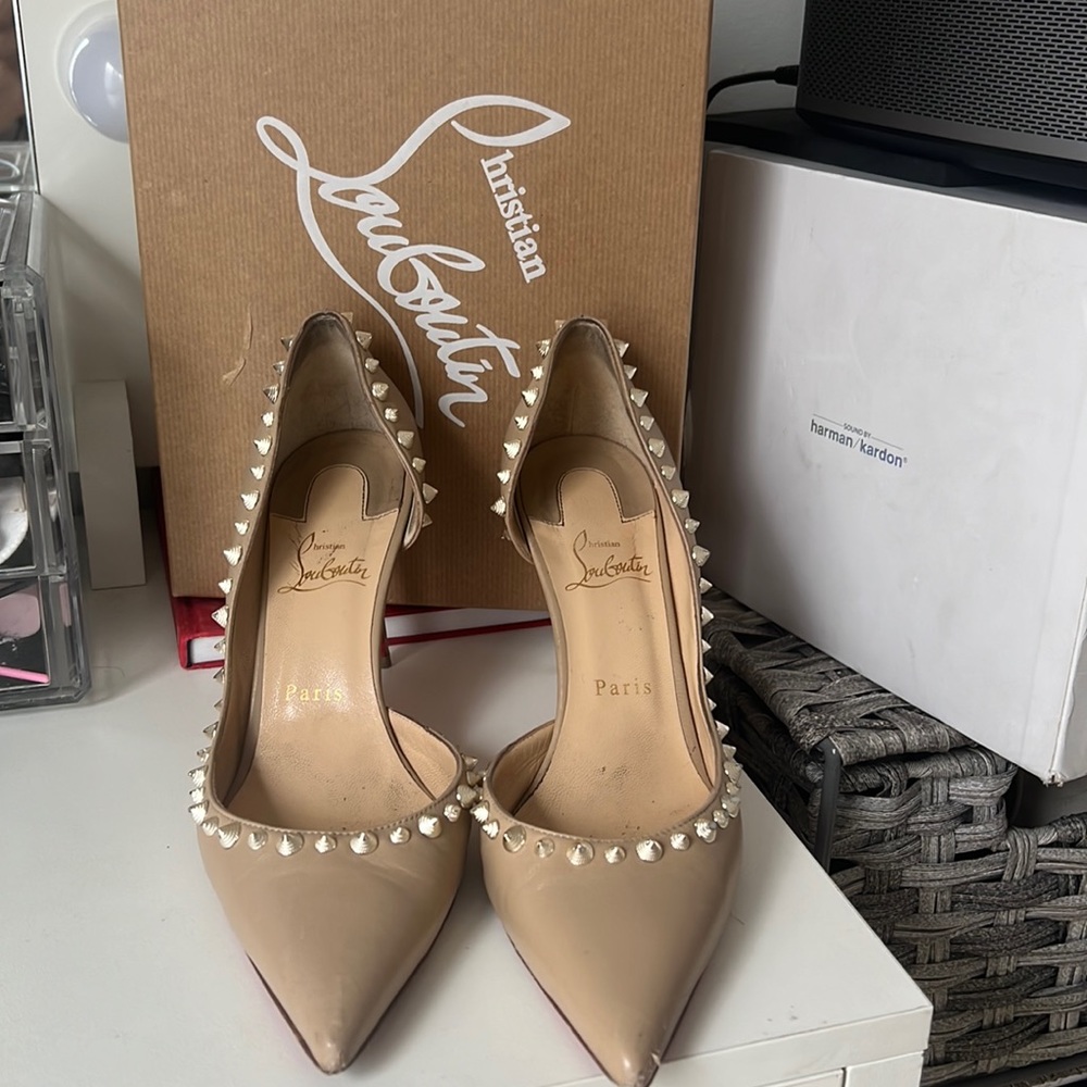 Used Christian Louboutin irishell 86 Nappa nude heel. Size 39